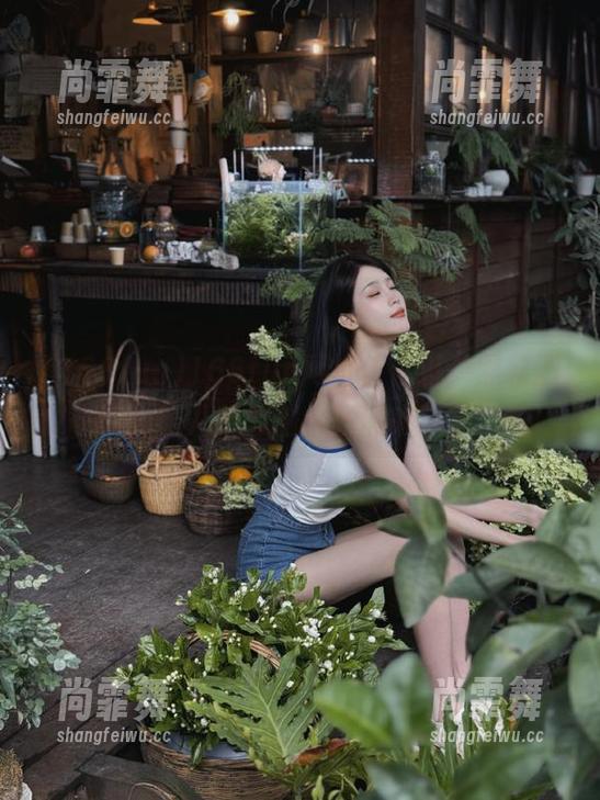 166fun网址任你逛，黑料圈的八卦如潮水般涌来！
