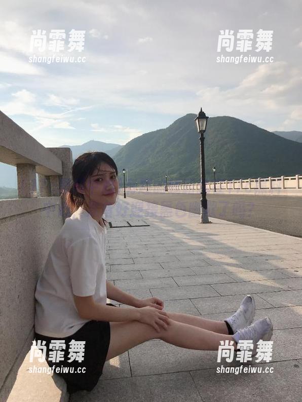有趣的线路就在17c黑料中心，准备好迎接黑色幽默了吗？