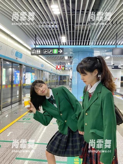 51吃瓜官网，入口处的烟雾缭绕，此刻只想慢慢品味...