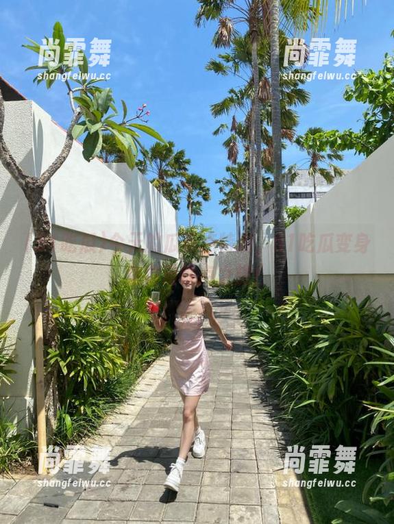 51吃瓜 今天的瓜有点特别,51吃瓜变身免费滑铁卢之旅!