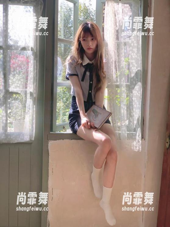 在51吃瓜plus上滑安卓操作，听说草间弥生都想来一杯。