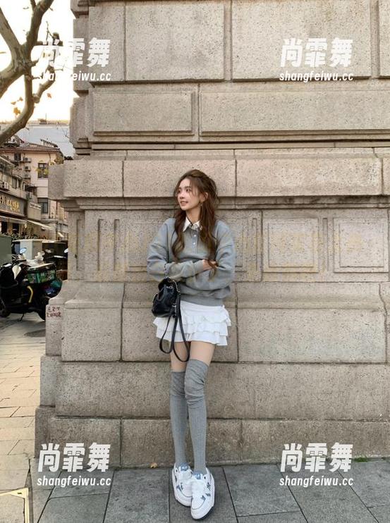 91吃瓜中心官网实在太热闹，瓜都出白菜价了，来抢购吧！