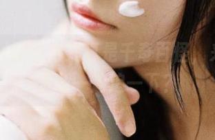吃瓜方式真是千奇百怪，来cg网下载一起追一下？