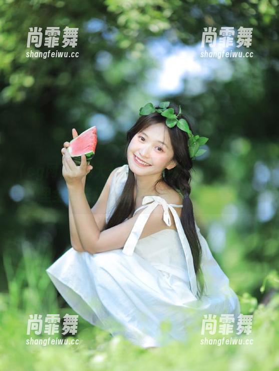 脑洞大开的“cg网”，“地址”里全是奇趣，但我好像不太明白。