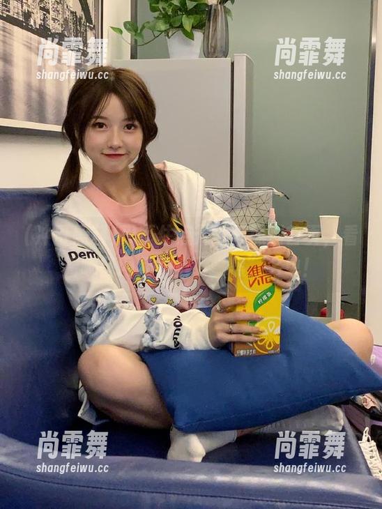 忍不住点开冲哥黑料首页，看看哪些网红赖上了“黑”名单！