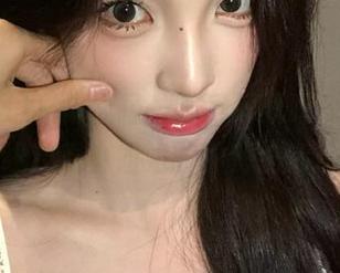 只需轻轻一键，下载吃瓜网，在线观看小姐姐的神秘生活！