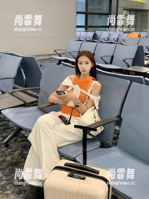 吃瓜网 视频里的瓜太新鲜了!必须在吃瓜网app里追追期待一下接下来的互动