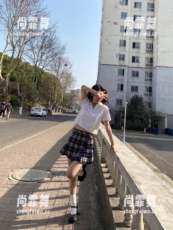 最近吃瓜网首页的爆料，感觉又在上演现实版的肥皂剧…