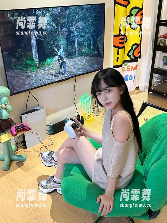 试用ibir苹果iOS版的吃瓜网，快手网红的戏份简直像是在看无限回廊，转个圈就哔哔哔...