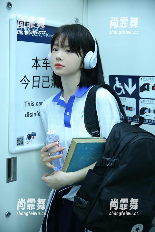 如果你敢，下载“吃瓜网红”，来黑料视频一区里放飞自我吧