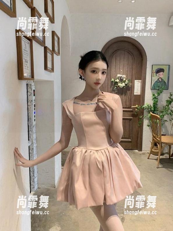 黑料视频一区在吃瓜网红导演大显身手，导航带感