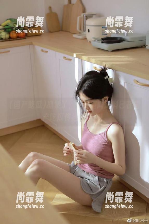 抓紧了，各种趣闻爆料已在国产吃瓜传送门等你！