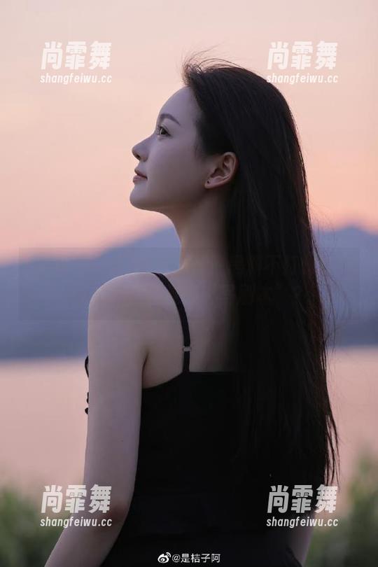 更新剧情！黑料不打烊tttzzz的网红们连夜“写剧本”？