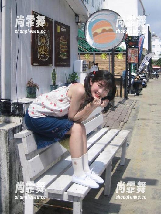 翻至首页，发现“黑料不打烊”的滋味，感觉像是在无意中揭开了什么禁忌。