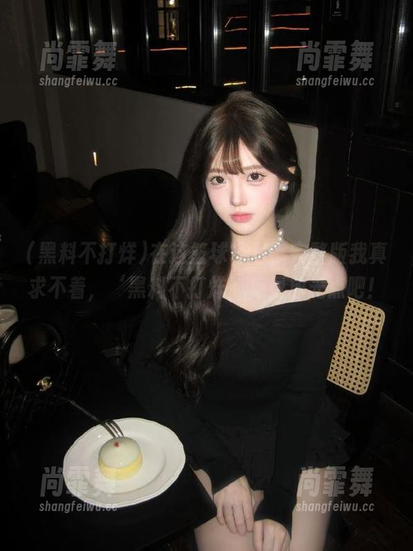 在这篮球场里，完整版我真求不着，‘黑料不打烊’免费放光点吧！