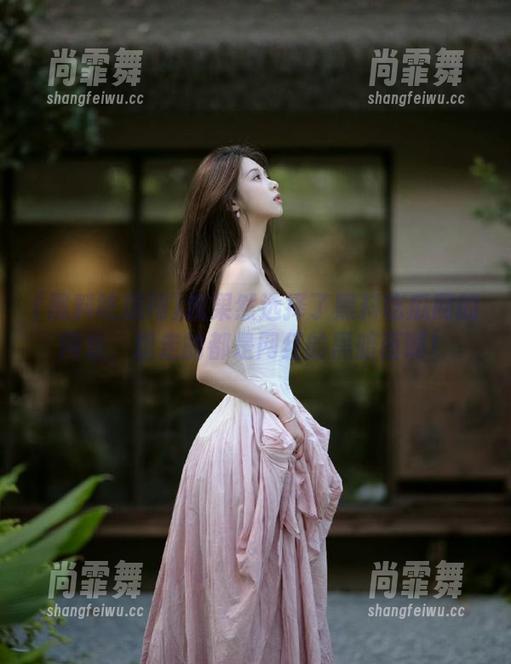 我果然选择了黑料吃瓜网的网址，想走的都是网红的黑暗面啊！