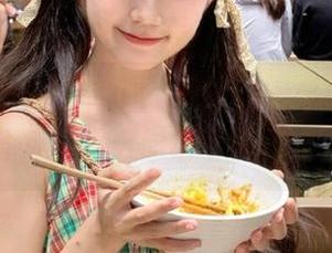 吃瓜无底线，快来收藏黑料吃瓜网，下载后你也可以当掰瓜王！