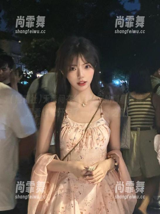 无意间在黑料社网站划着划着，观看仿佛开启了一场猎奇之旅！