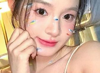 我跟你们讲，打开“黑料网”app的那一刻，我只想默默吃瓜，不想太多！