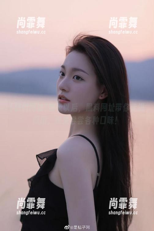 登录以后，黑料网址带你走进瓜田，快来尝尝各种口味！