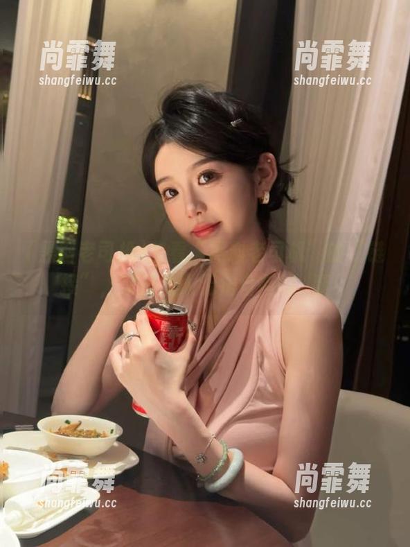 来看“黑料老司机”的“链接”，又是让人无法自持的囧事！